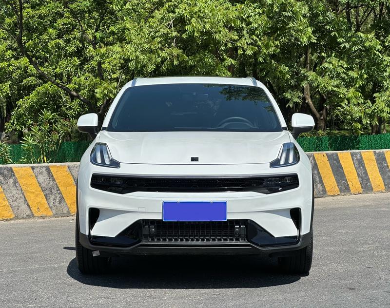 Lynk & Co 06 - фото 1