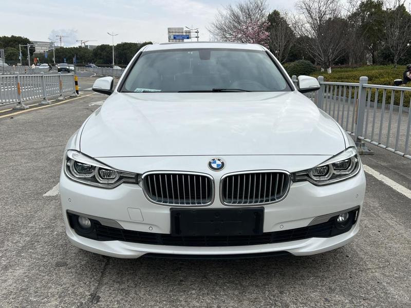 BMW 3 Series - фото 1