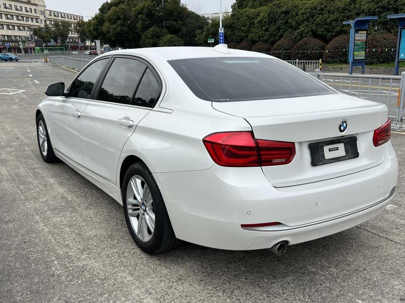 BMW 3 Series - фото 3
