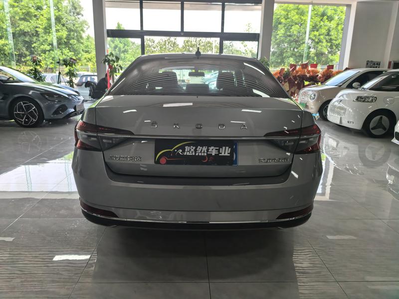 Skoda Superb - фото 3