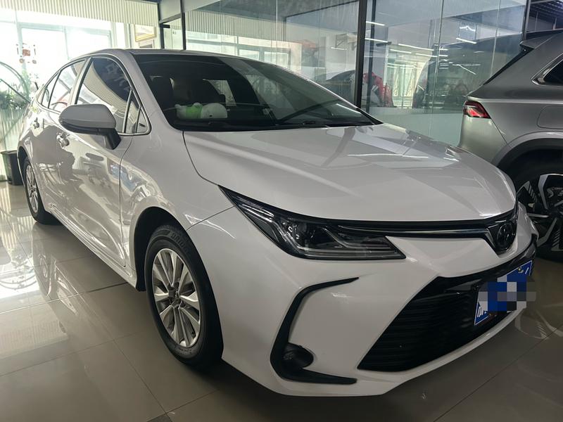 Toyota Corolla - фото 1