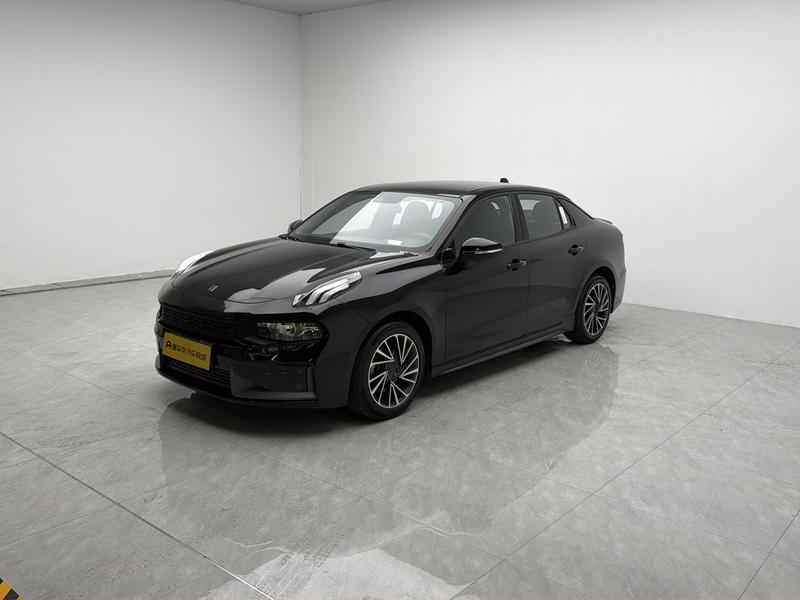 Lynk & Co 03 - фото 0
