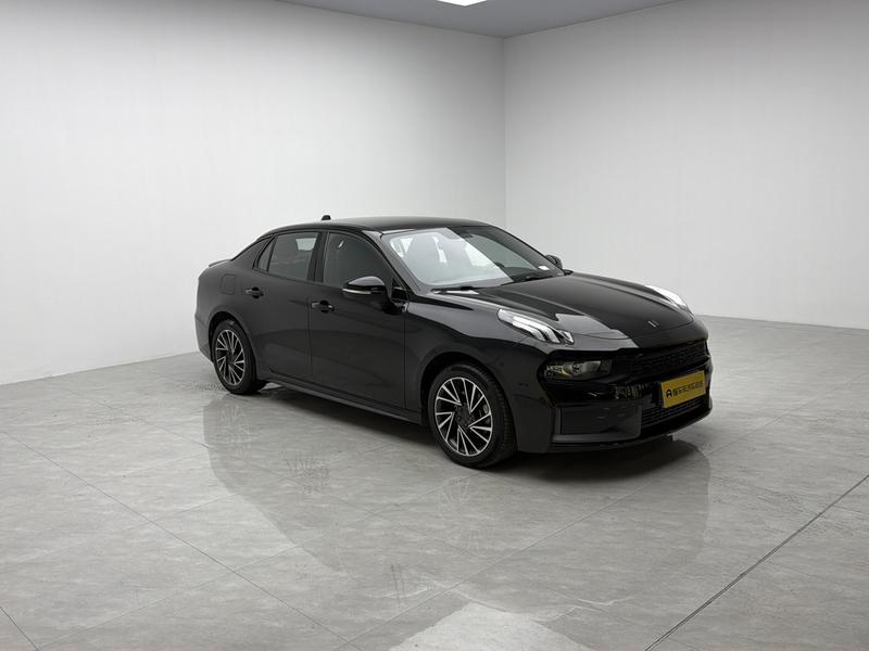 Lynk & Co 03 - фото 2