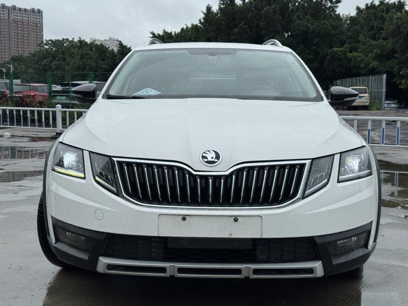 Skoda Octavia - фото 1