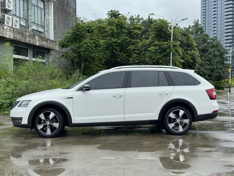 Skoda Octavia - фото 3