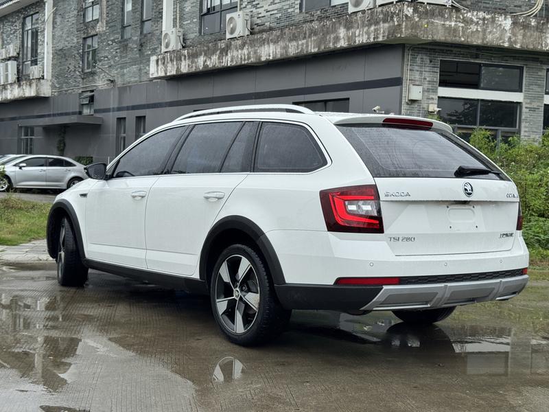 Skoda Octavia - фото 4