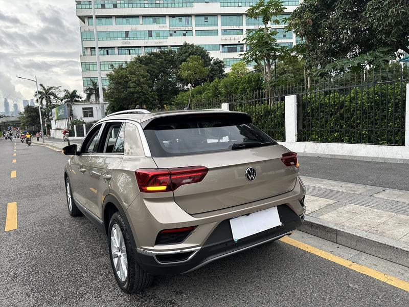 Volkswagen T-Roc - фото 3