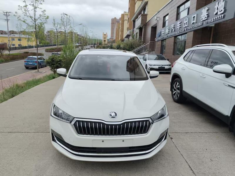 Skoda Rapid - фото 1