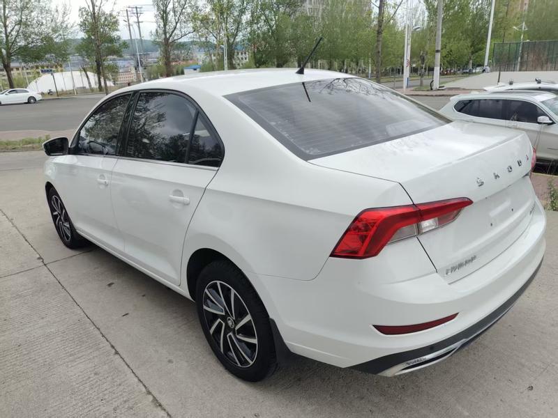 Skoda Rapid - фото 3