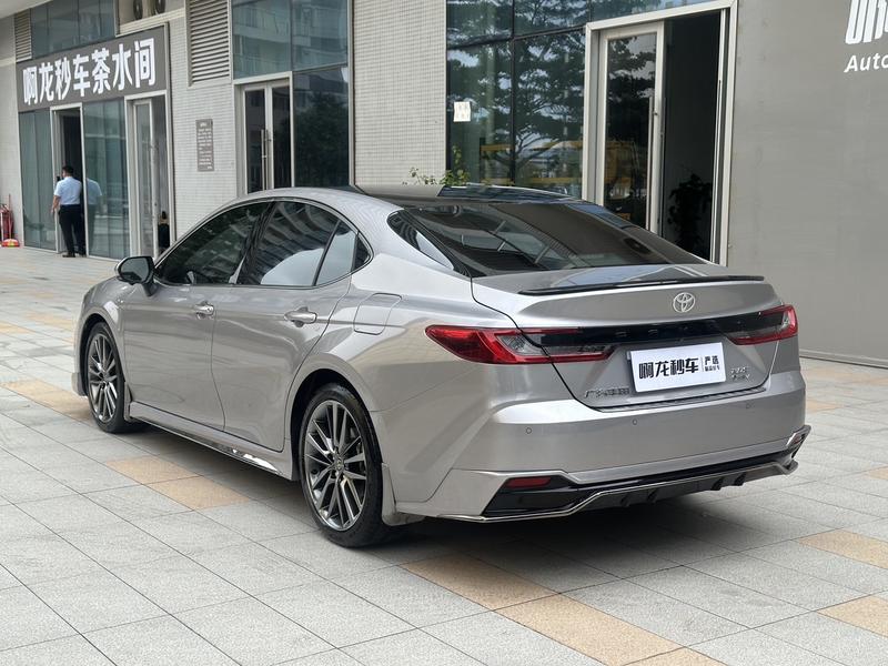 Toyota Camry - фото 4
