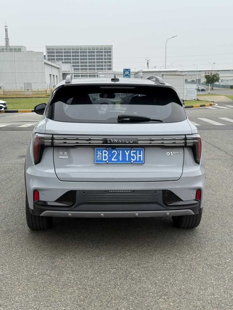 Lynk & Co 01 - фото 3
