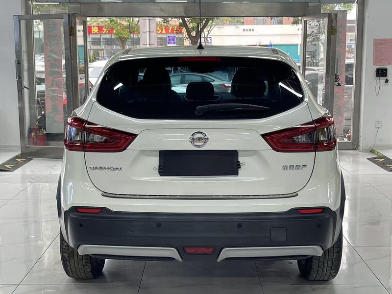 Nissan Qashqai - фото 4