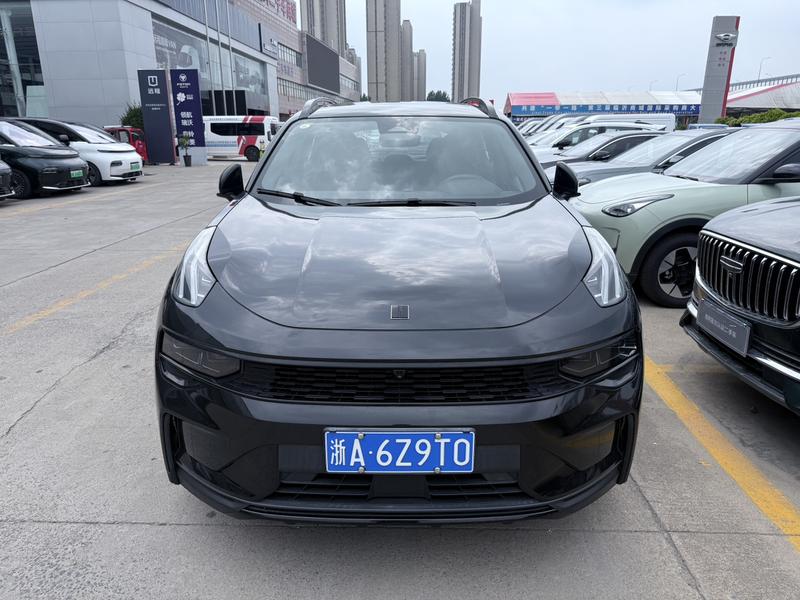 Lynk & Co 01 - фото 1