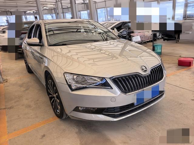 Skoda Superb - фото 2