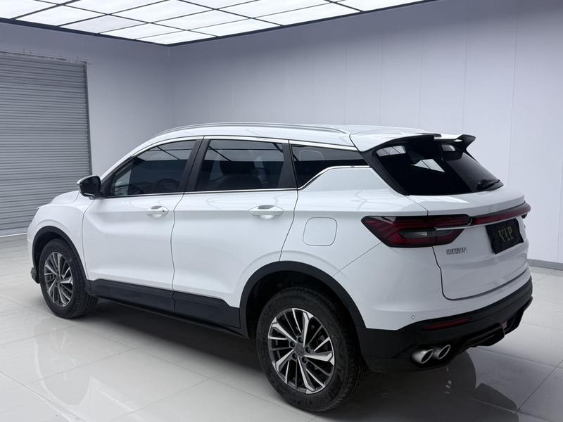 Geely Coolray - фото 3