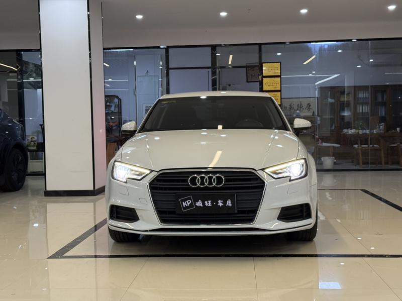 Audi A3 - фото 1
