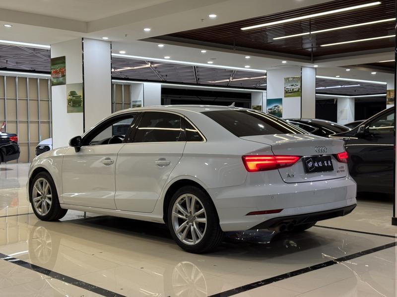 Audi A3 - фото 4