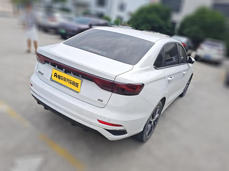 Geely Emgrand - фото 3