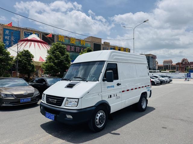 Iveco Daily - фото 0