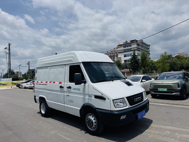 Iveco Daily - фото 2
