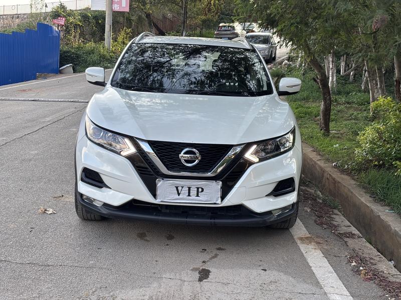 Nissan Qashqai - фото 1