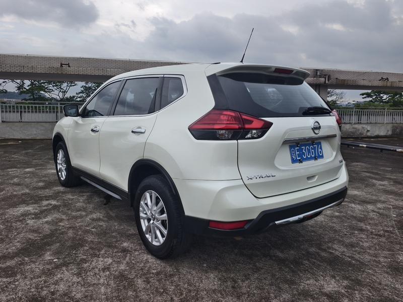 Nissan X-Trail - фото 4