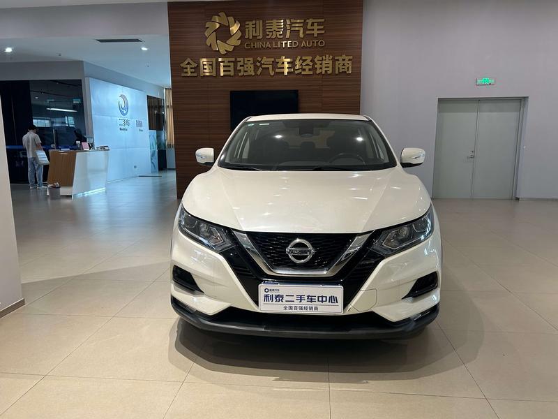 Nissan Qashqai - фото 1