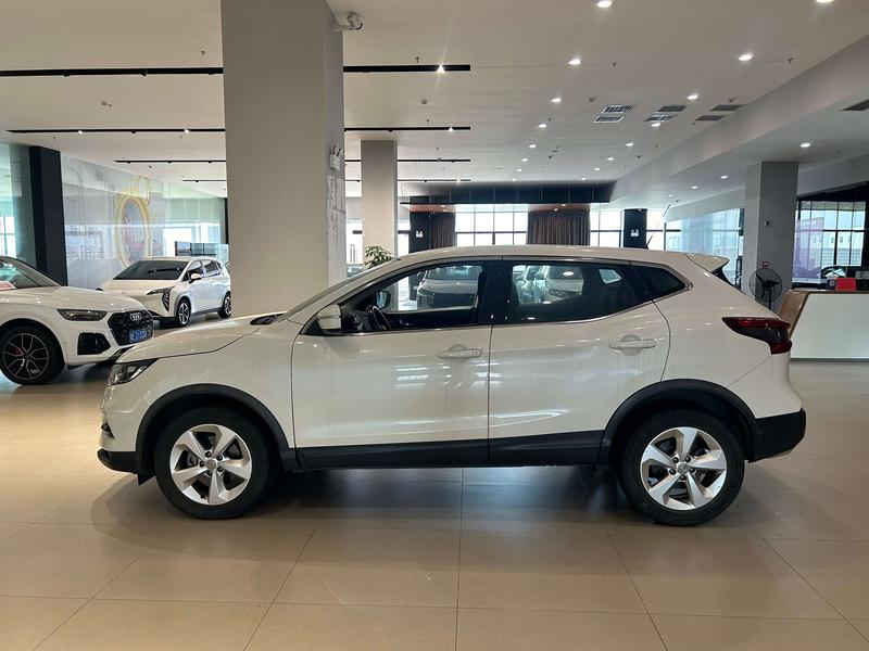 Nissan Qashqai - фото 3