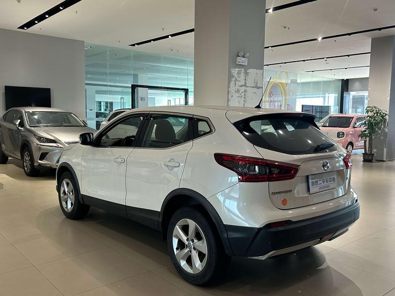 Nissan Qashqai - фото 4