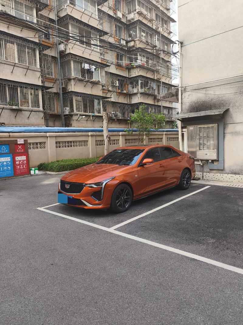 Cadillac CT4 - фото 0