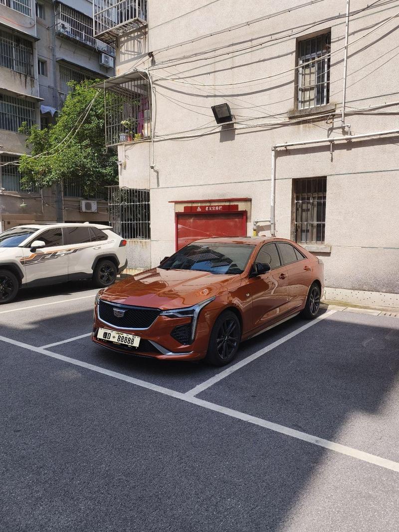 Cadillac CT4 - фото 1