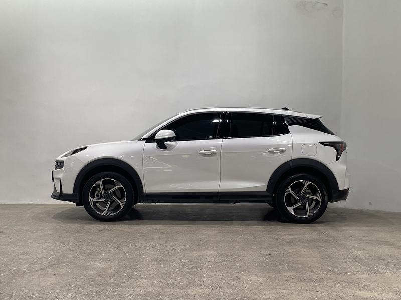Lynk & Co 06 - фото 3