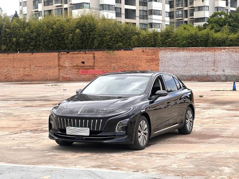 Hongqi E-QM5 - фото 0