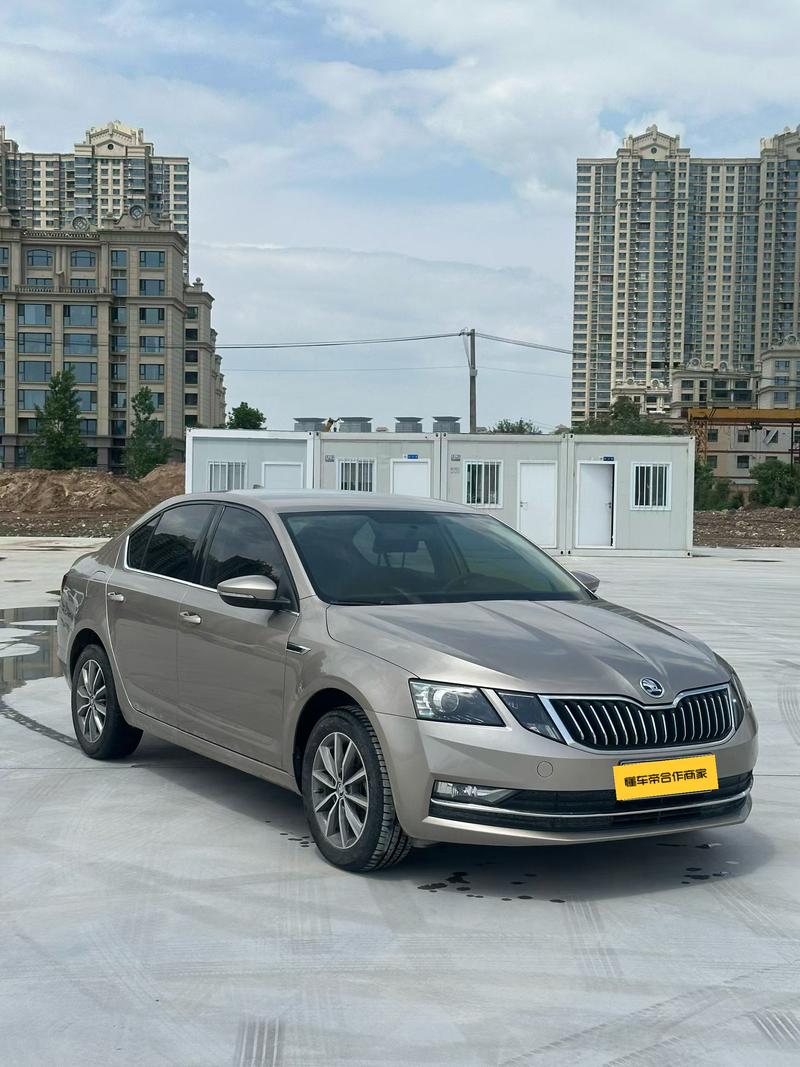 Skoda Octavia - фото 2