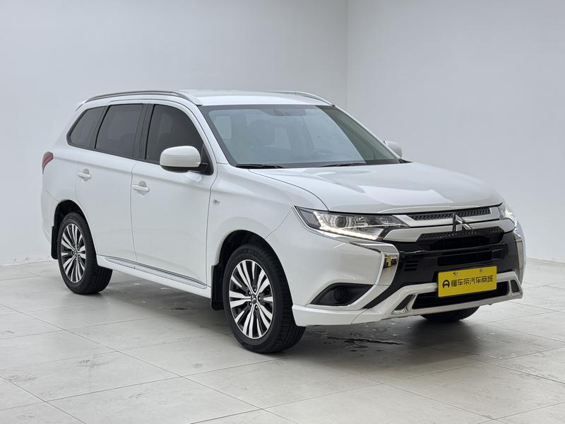 Mitsubishi Outlander - фото 2
