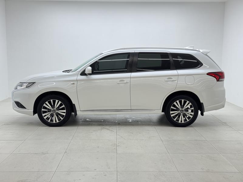 Mitsubishi Outlander - фото 3