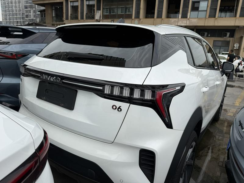 Lynk & Co 06 - фото 4