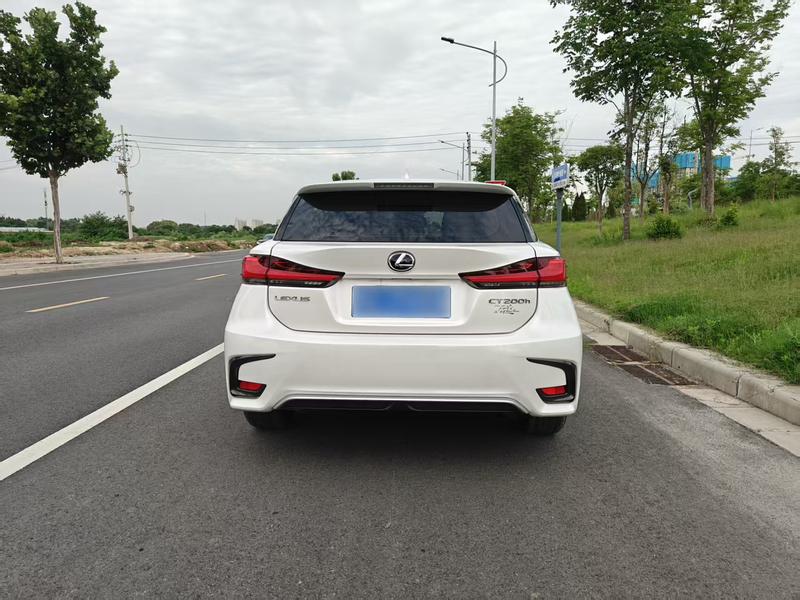 Lexus CT - фото 4