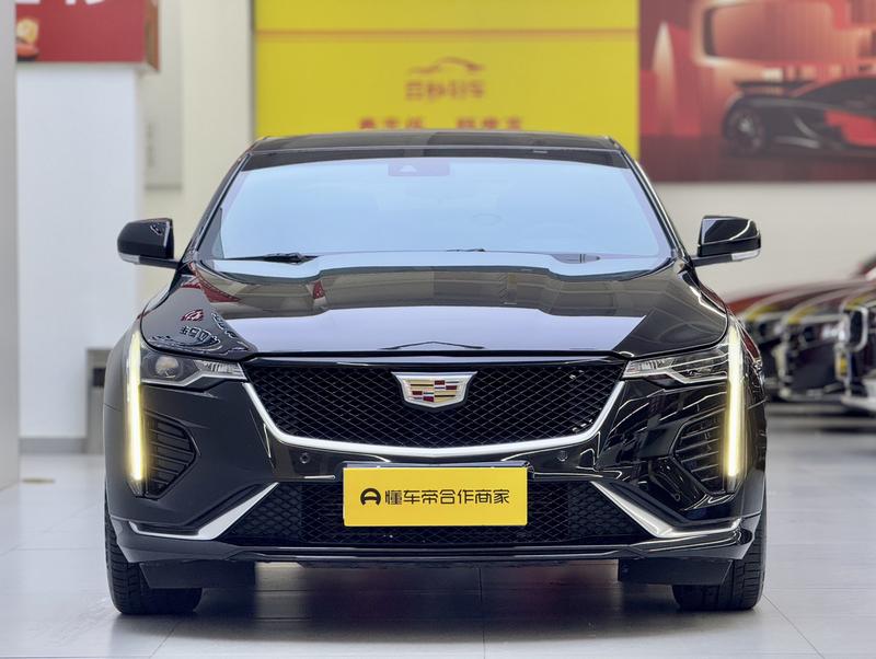 Cadillac CT4 - фото 1