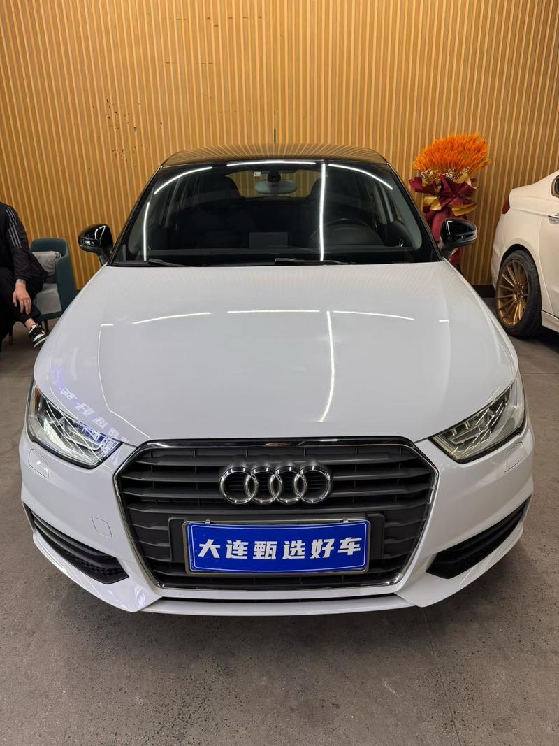 Audi A1 - фото 1