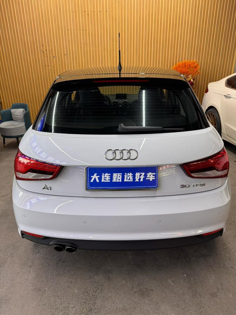 Audi A1 - фото 4