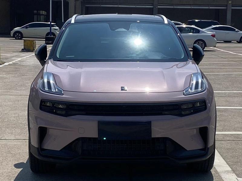 Lynk & Co 06 - фото 1