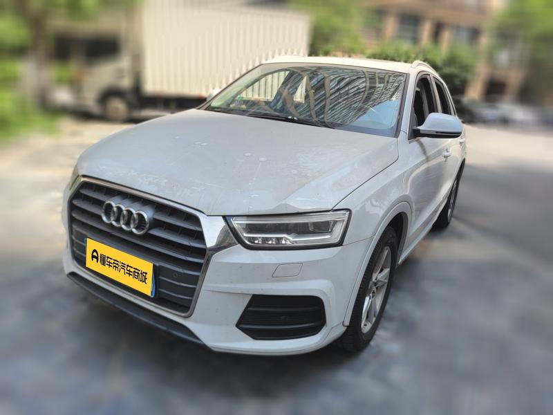 Audi Q3 - фото 0