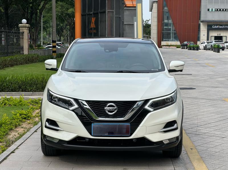 Nissan Qashqai - фото 1