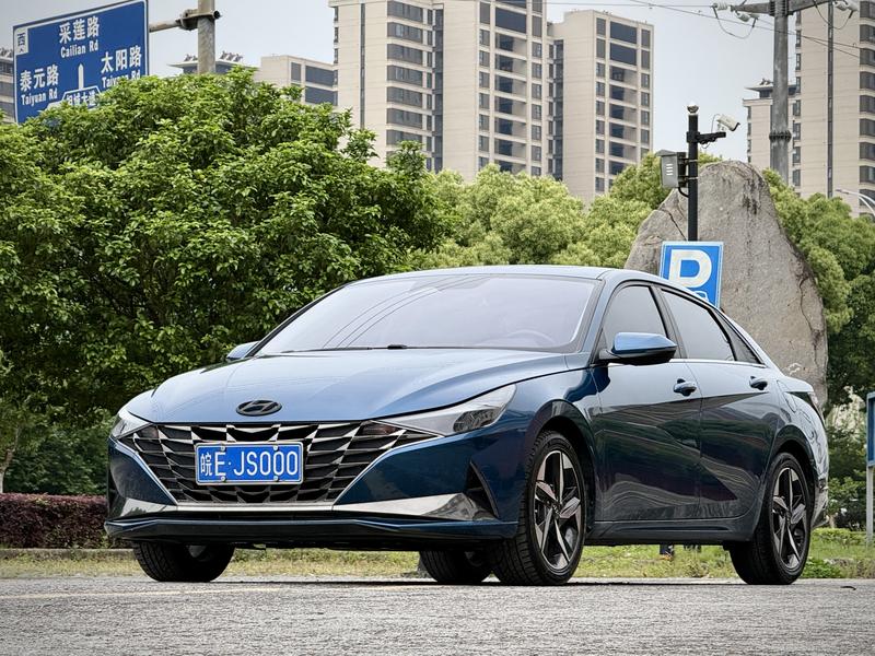Hyundai Elantra - фото 0