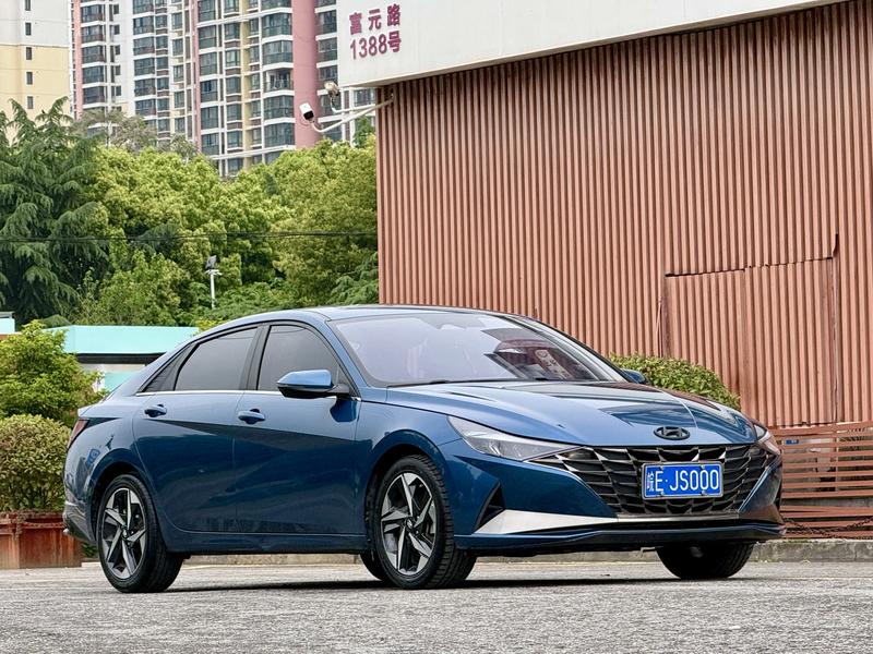 Hyundai Elantra - фото 2
