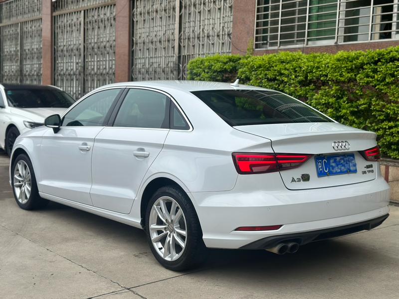 Audi A3 - фото 2