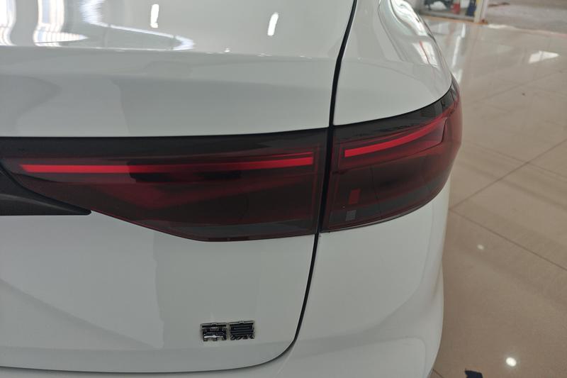 Geely Emgrand - фото 4
