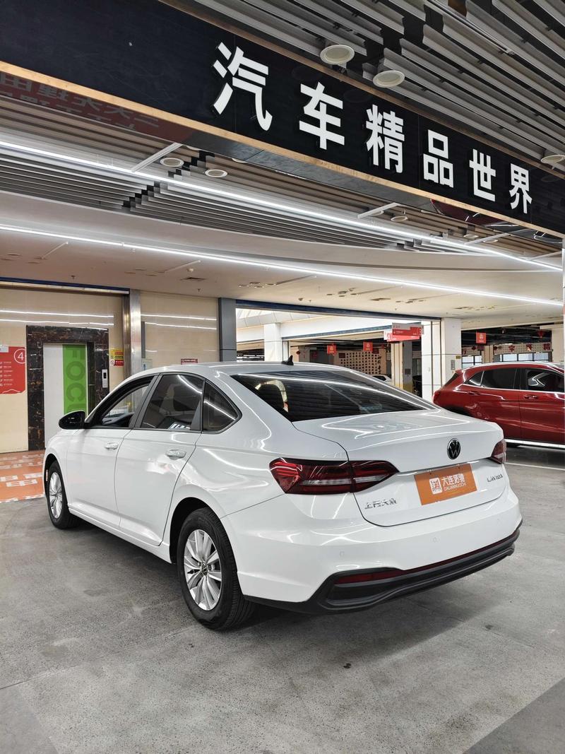 Volkswagen Lavida - фото 3