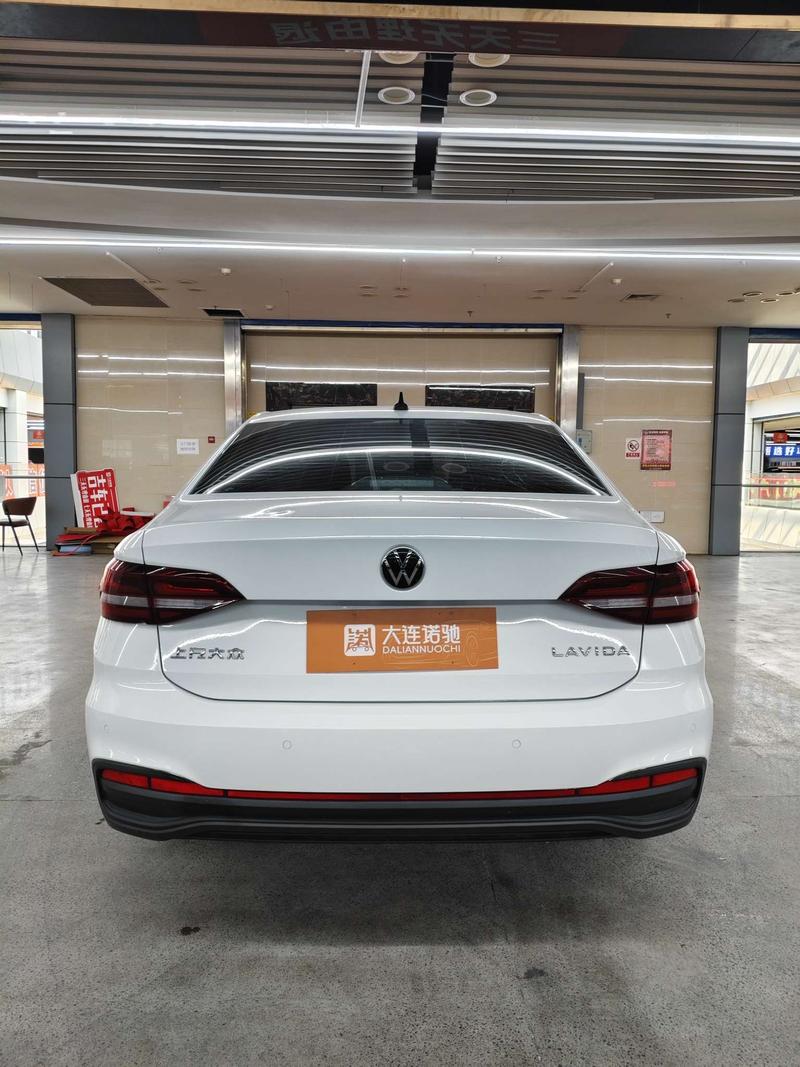 Volkswagen Lavida - фото 4